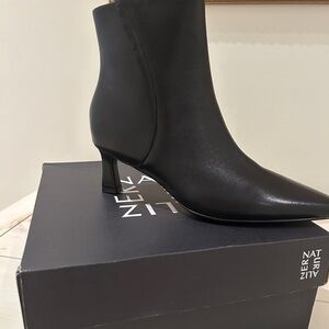 Brand New Naturalizer Black Leather Ankle Boots Size 8.